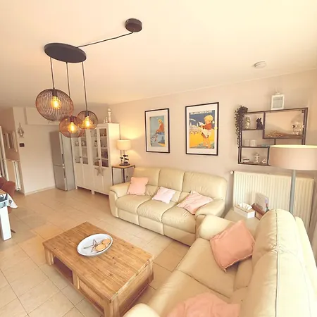Des Ambassadeurs Apartment