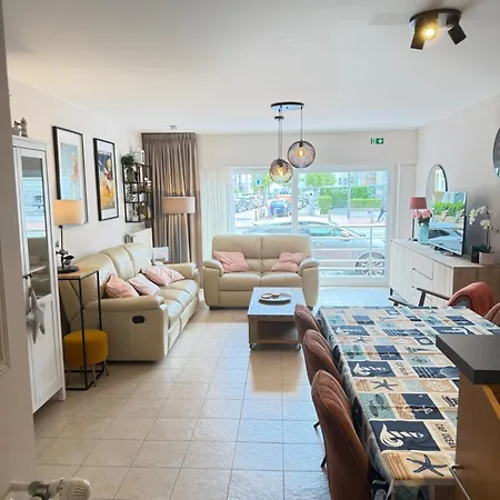 Des Ambassadeurs Apartment Blankenberge